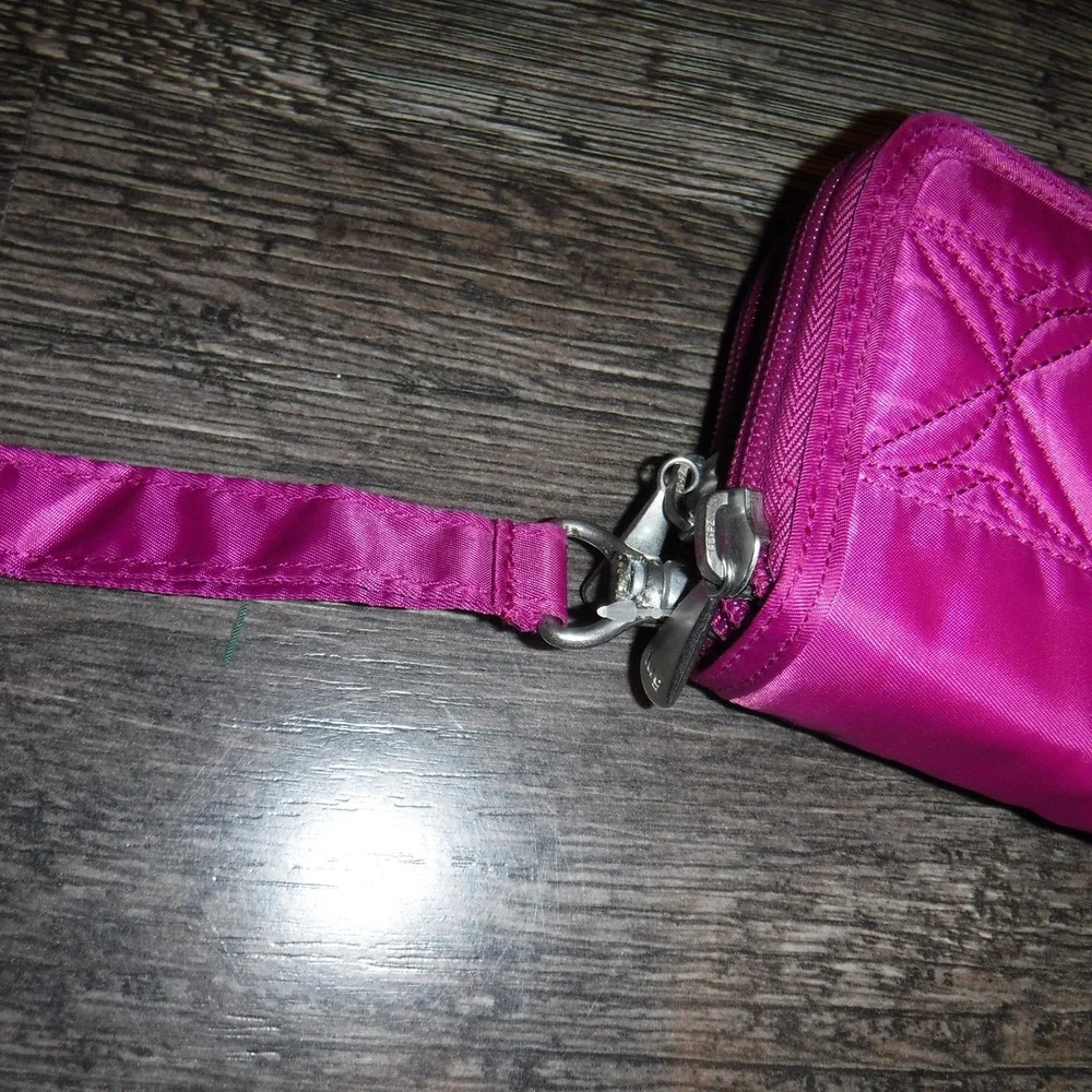 LUG Pink Quilted Wristlet Wallet Travel Organizer Pouch‎